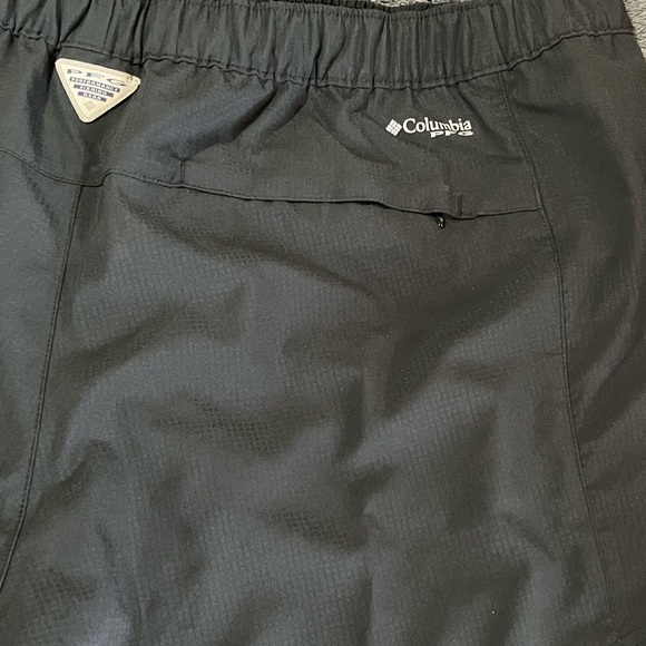 Columbia PFG • Gray|Navy Blue Shorts - Picture 11 of 13